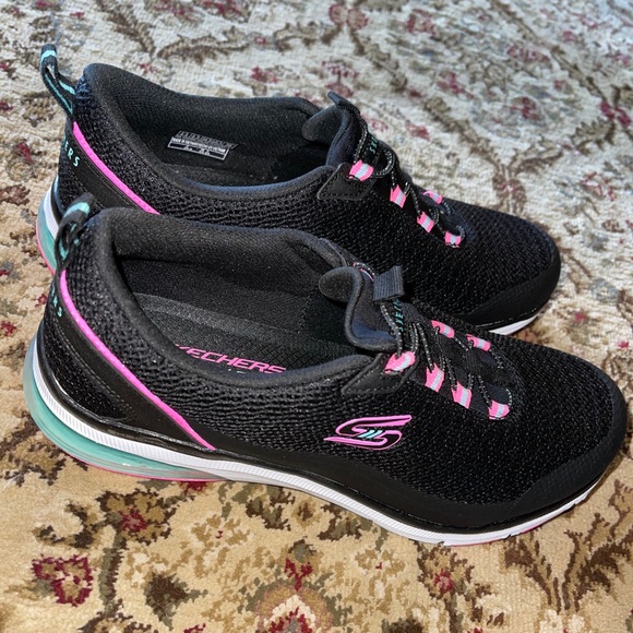 Sketchers with Memory Foam - Picture 4 of 7